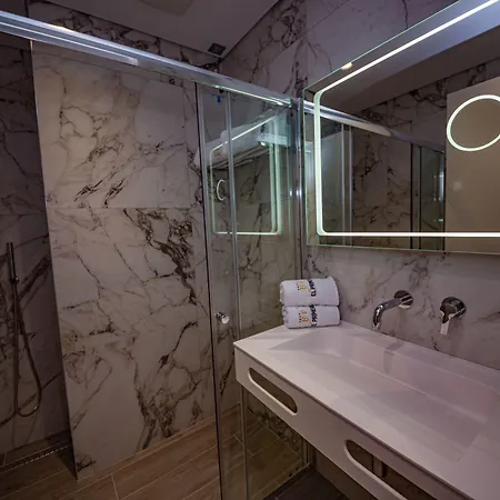 Hotel El Primero Sarandë